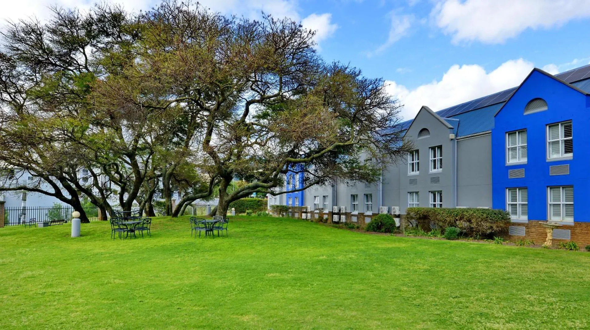 Town Lodge Bellville 2*,