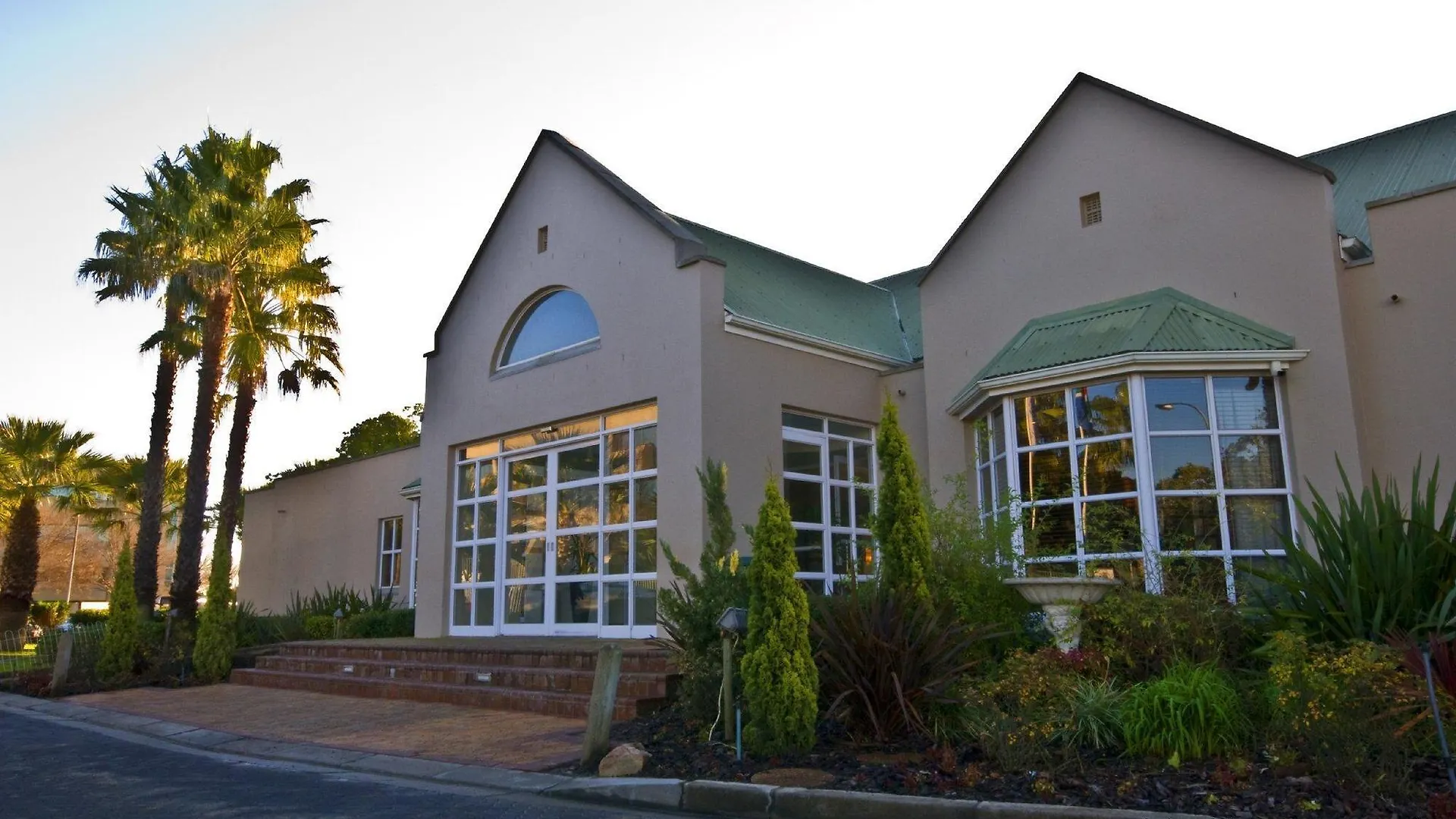 Town Lodge Bellville Hotel